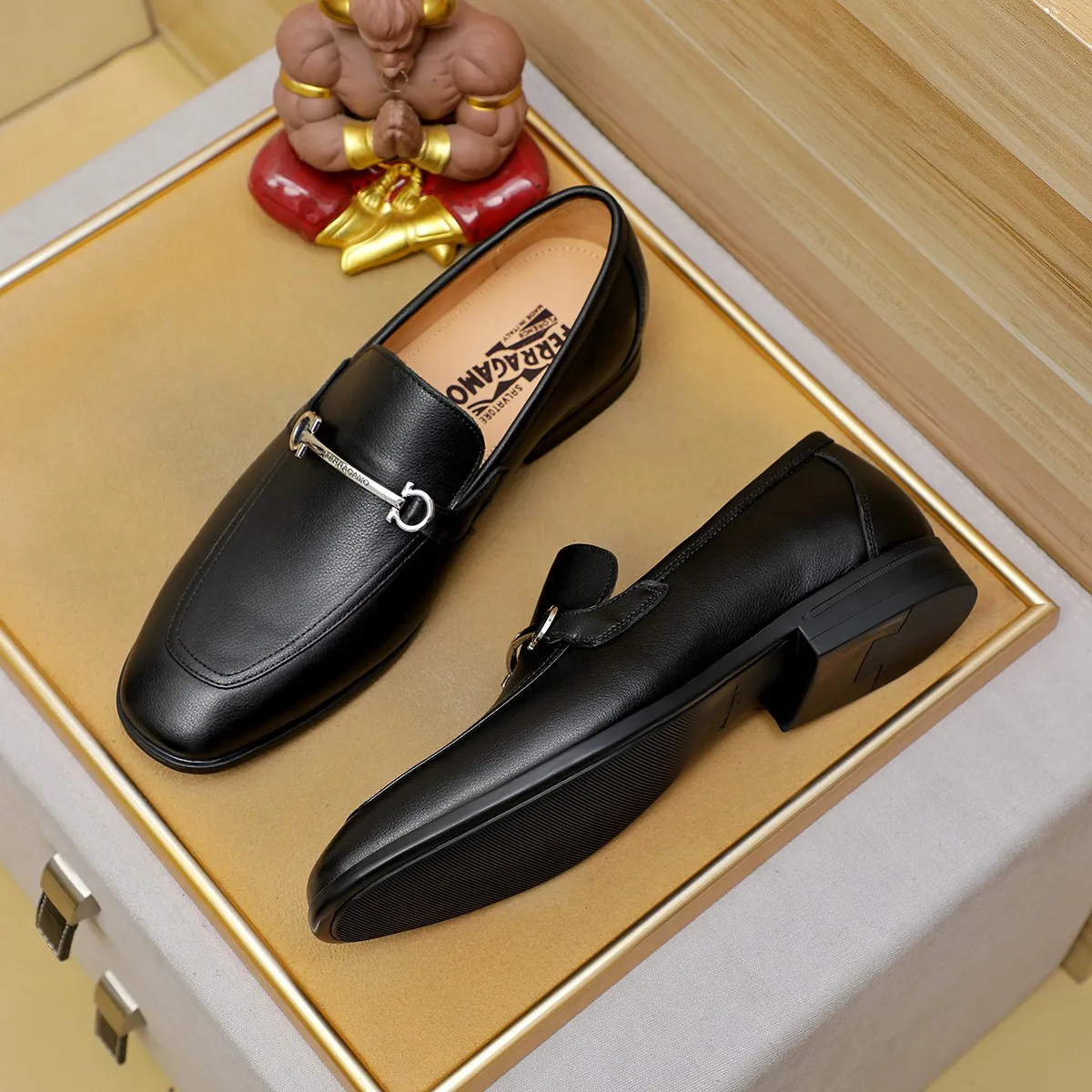 Men's Men's Shoes 260 Ferragamo [Ferragamo] top imported suit men's shoes 💯Original copy of the official website, product materials: selected imported embossed calfskin + luxury hardware buckle accessories ~ imported water-dyed cow 🐂 leather lining. Strong three-dimensional visual effect, original combination outsole, multiple colors available😘 Size: 38-45